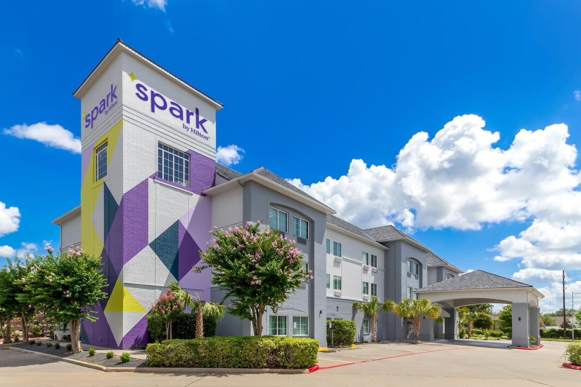 Summer Hill Inn&Suites Missouri City Exteriör bild